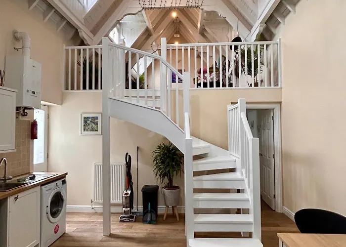 Spacious Character Home In Norfolk